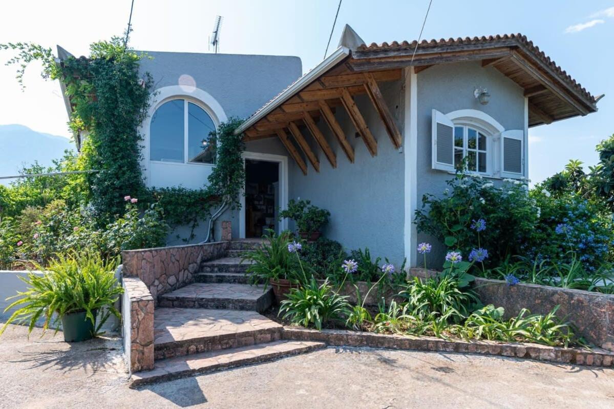 Serene Seaside Bliss - Lush & Secluded Garden Oasis Kalamata Exterior foto